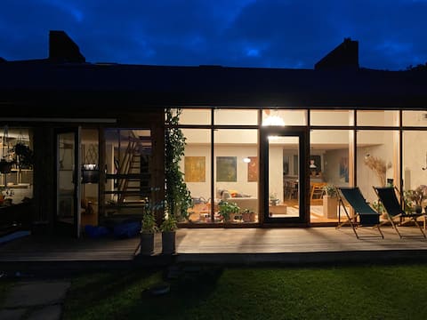 Architect house 100m from the ocean, close to city