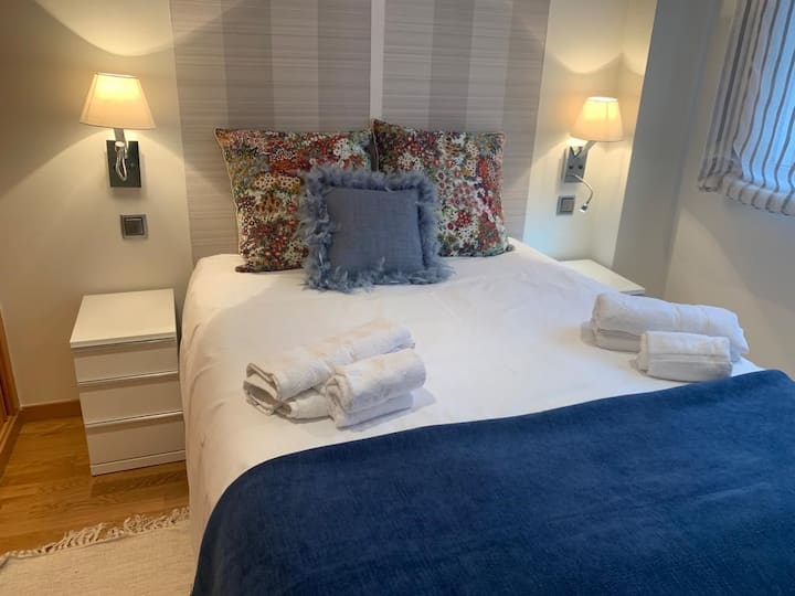 DHOMË DOPIO ME BANJË BRENDA NË SUITË (KREVAT 1.35 CM)