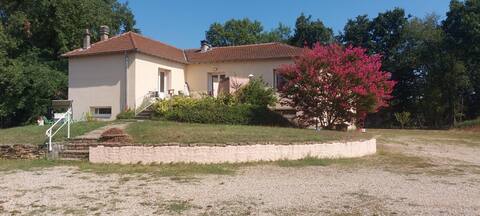 Family home between burgundy and Beaujolais
