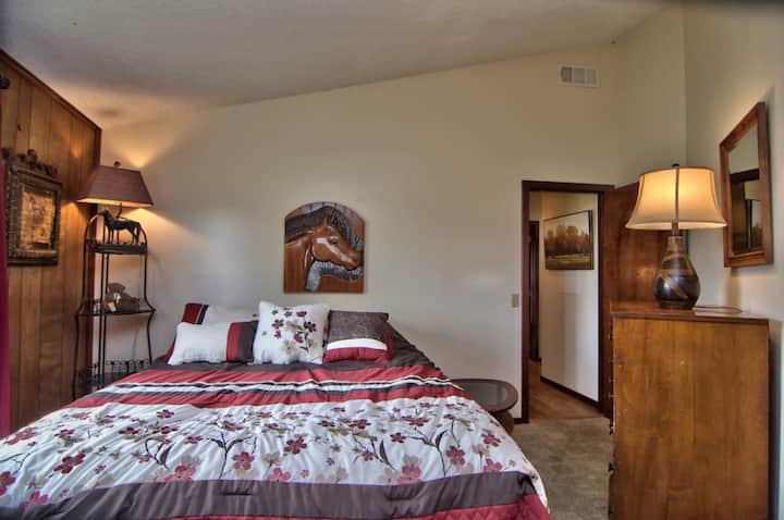 Стая за гости на горно ниво
(Спалня №5) Кралица