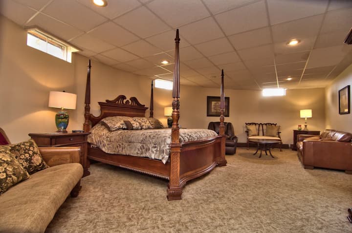 Майстор на по - ниското ниво на терасата 
(Спалня №7) - суперголямо двойно легло