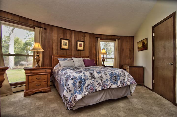 Стая за гости на горно ниво
(Спалня №1) Кралица