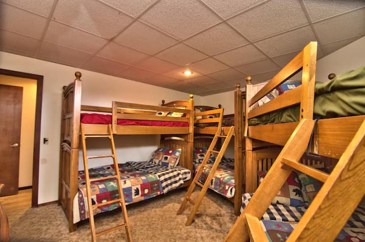 Стая на долно ниво (спалня №8) - пълна долна част / единична горна част