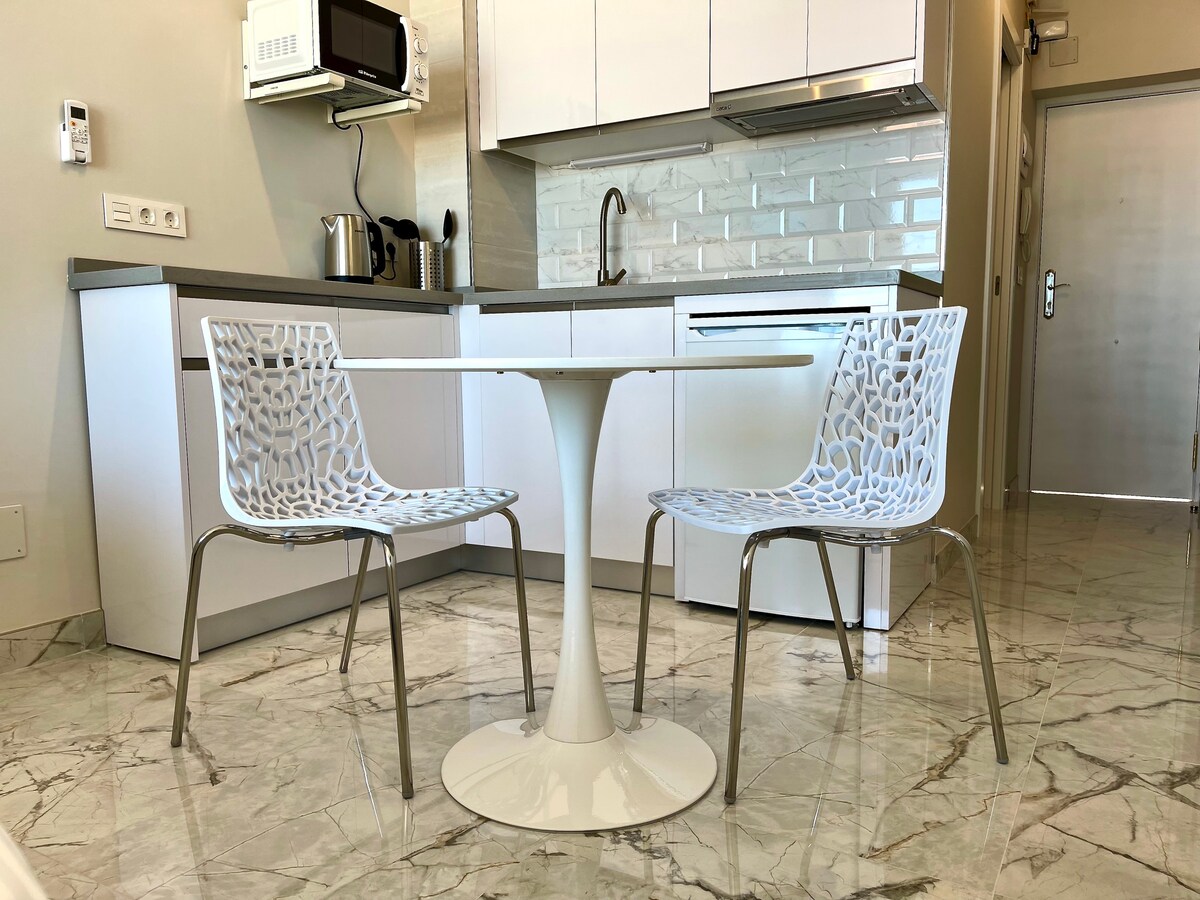 Popular Airbnb listing: Studio Flat on the central location with view in Torremolinos
