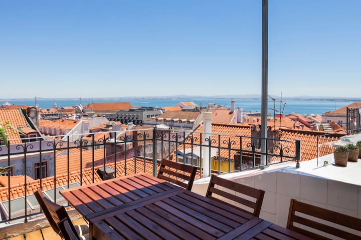 Terrace scenic river&CityView/Chiado/AC/4Bdrs4bths