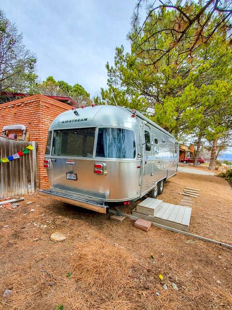 Private 1-bedroom Airstream Retreat