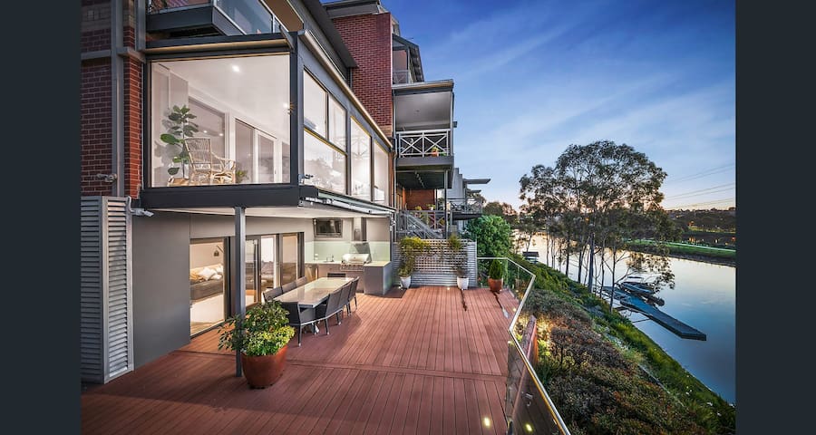 River’s Edge Luxury With Sweeping Views