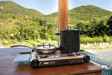 Top Airbnb: Octopus Den Glamping Site with AC in Coral Bay