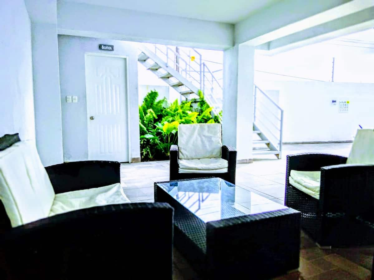 Travel-ready stay at 3 Bedrooms Vacation Home & Pool G-102