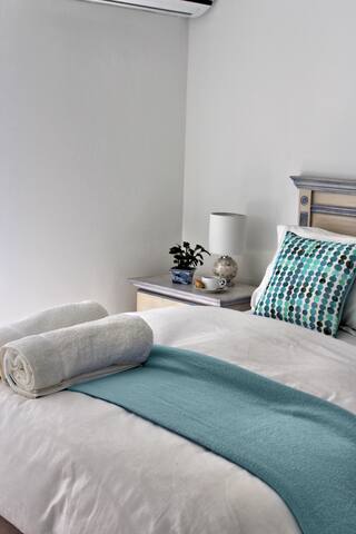 Casa Bonita on the beach, Gordon’s Bay gallery image 5