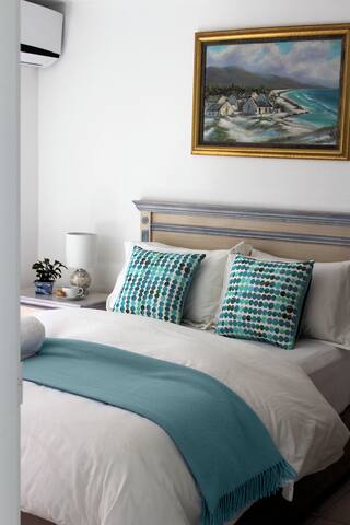 Casa Bonita on the beach, Gordon’s Bay gallery image 4