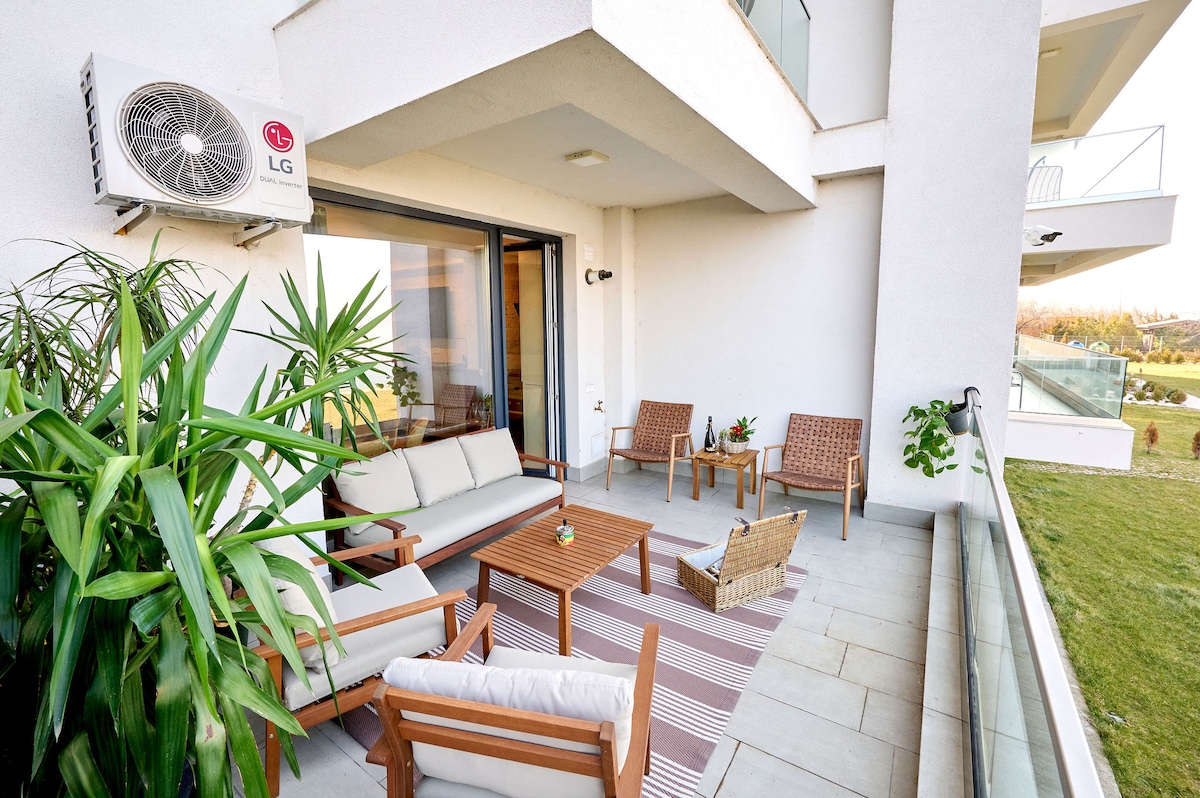 Aqua Vista Aquarama Lake View 2BR Mamaia — Apartment — vacation rental at Mamaia, Romania, Constanța, Romania — property photo 8 | Aqua Vista Rentals