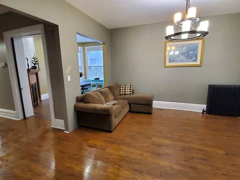 Top performing Airbnb: Cozy 2 bed home, great location by Riverside park in City Centre