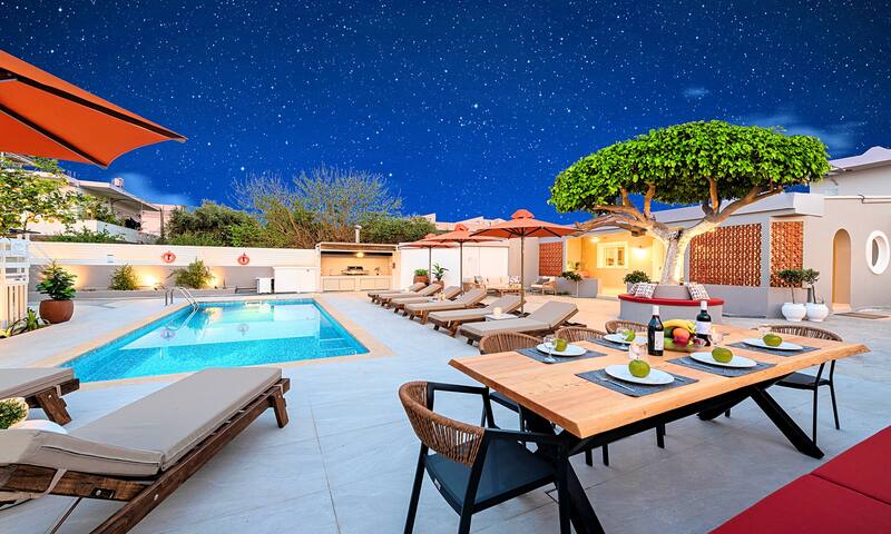 Villa Remezzo Heated Pool, Beach Side, 24 guests gallery image 2