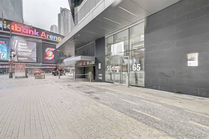 Stunning 2Bdrm-Scotiabank Arena gallery image 4