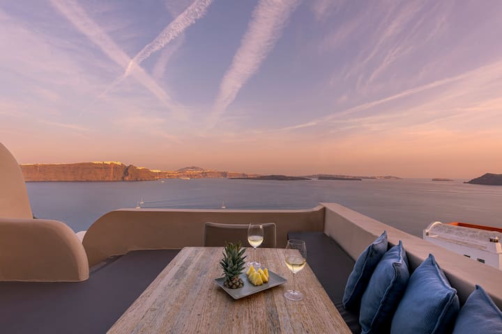 Oia Lucky Sapphire Residence