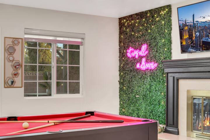 MidCentury Modern Home w/ Pool | 10 Min to Strip! gallery image 2