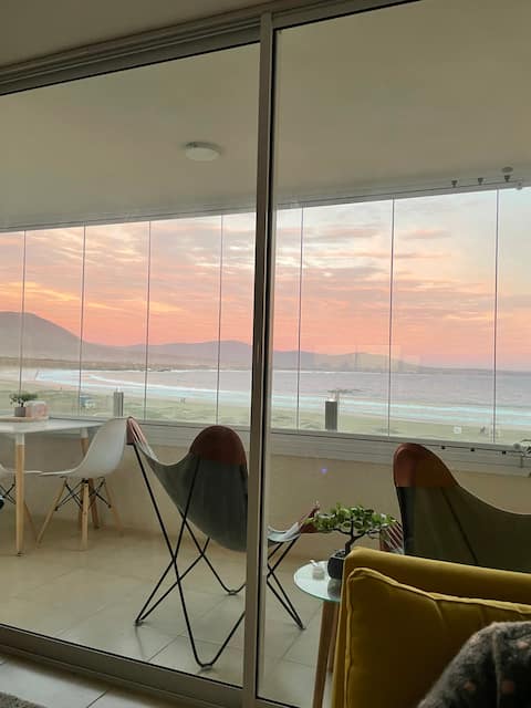 Top performing Airbnb: Beautiful 3D 2B 1 Est. Apt // First Line to the Sea in La Ligua