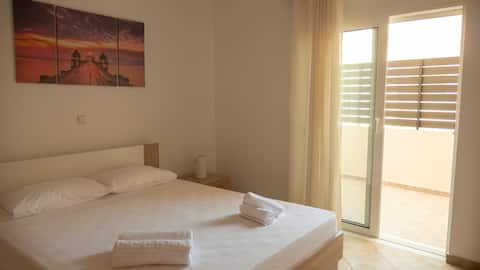 Summer Pearl Apartment I