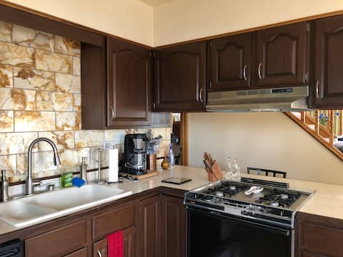 Lovely apartment above art studio. Walk to shops.