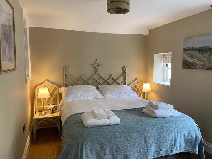All The World’s A Stage From Your Private Balcony! - Salthouse