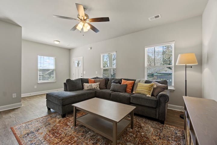 Trailhead Inn-- Monthly Rental 2 Miles To Downtown - Greenville, SC