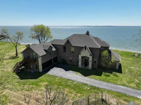 $1M+ Waterfront Villa