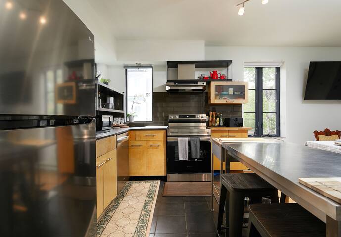 Montreal 2+1 bedroom + mezzanine + Mountain view gallery image 5