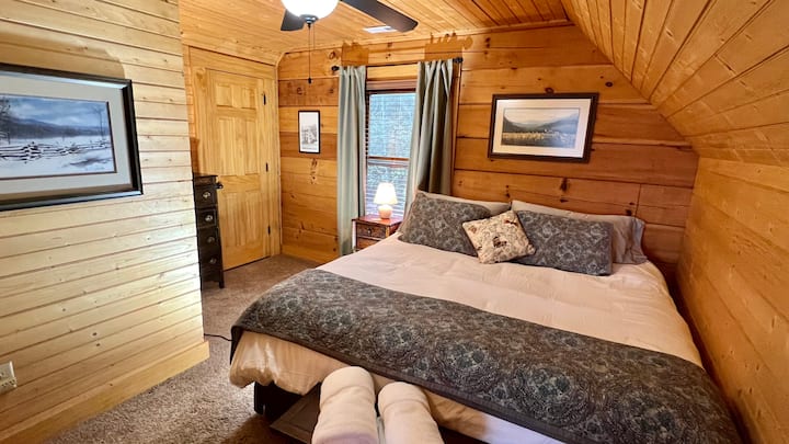 Dhomë gjumi kryesore në loft