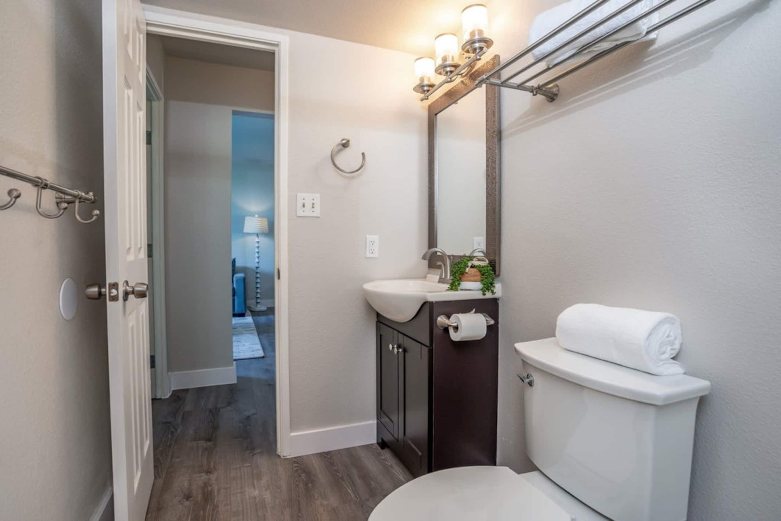 Condo in Kihei · ★4.95 · 2 bedrooms · 3 beds · 2 baths - Image 15