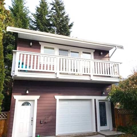 Popular Airbnb listing: Bright, beautiful guesthouse in sunny Brackendale in Squamish