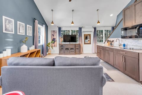 20% OFF Monthly: Modern guesthouse with loft