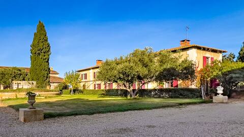 BEAUTIFUL FAMILY HOUSE IN CAMARGUE