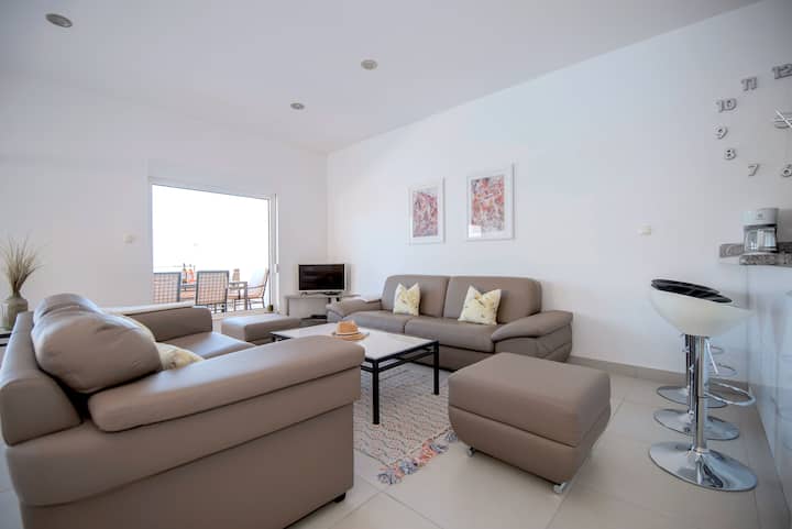 UDOBNE SOFE I PROSTOR ZA OPUŠTANJE