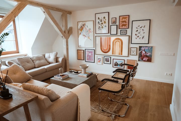 Birch Living: central & new 3-BR design apartment