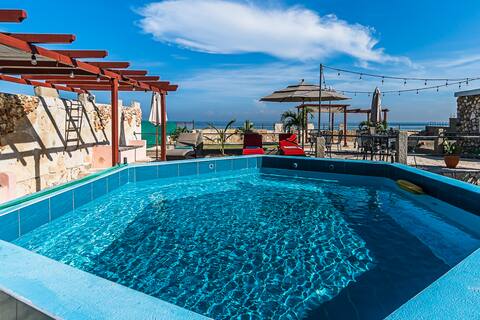 Oceanfront Villa w/ Pool