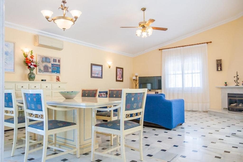 Airbnb con mejor rendimiento: VILLA MANZANAS (Nerja) en Nerja