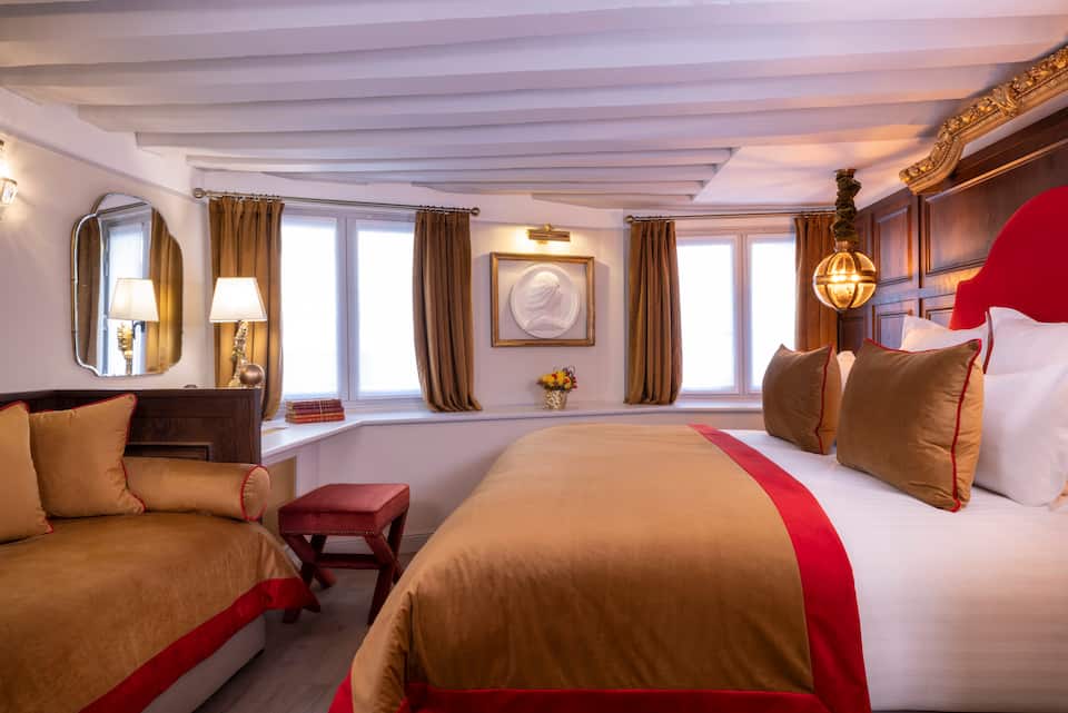 Maison Cardinal Furstemberg, a Paris townhouse with its own spa floor, Paris, Île-de-France, France, photo 10 of 10
