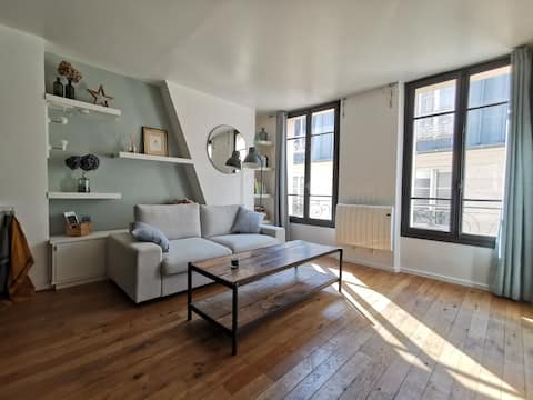 Top performing Airbnb: Charming renovated studio in Versailles (2026) in Versailles