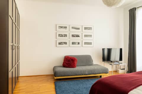 Top performing Airbnb: Stylish, charming apartment in great location! in Mariahilf