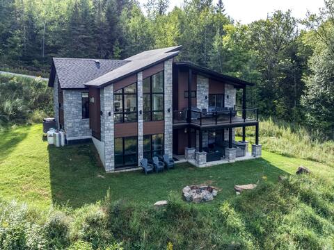 The Sumptuous: Luxurious River Front & Mountains