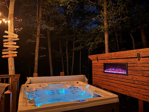 Mt. RelaxCATION~on resort~hottub~pool table~arcade