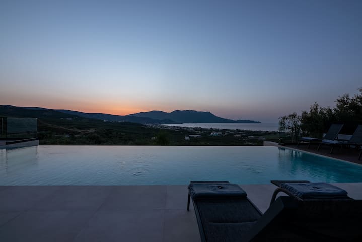 Villa Phos | Luxury, private pool&stunning seaview gallery image 4