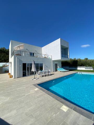 Villa Panorama Modi large pool and amazing views. gallery image 4