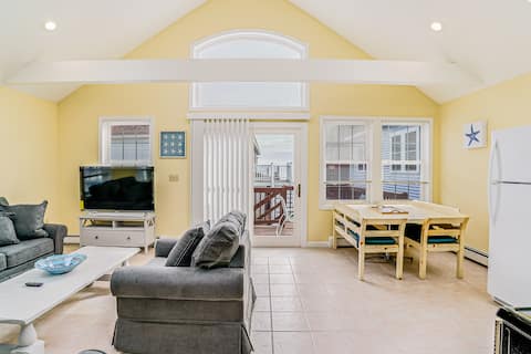 Entire vacation beach house for rent. Sleeps Ten!