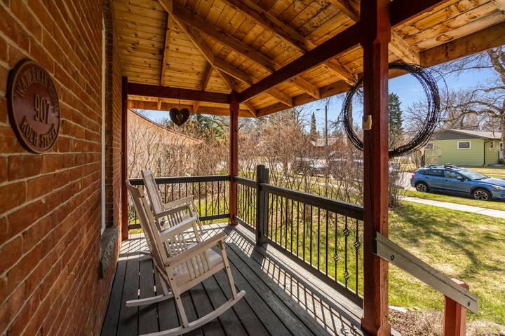 Historic 4 Bdrm w/ Hot Tub- Between MSU & Main St. gallery image 5