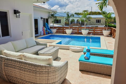 Hastings Place -Sun, Sea & All comforts of home.