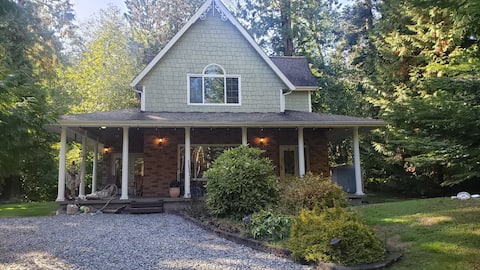 Cozy Classy Country Cottage