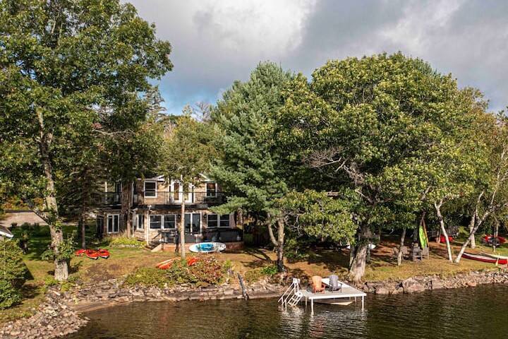 Waterfront Cottage on Halls Lake *HOT TUB* - Cottages for Rent in ...