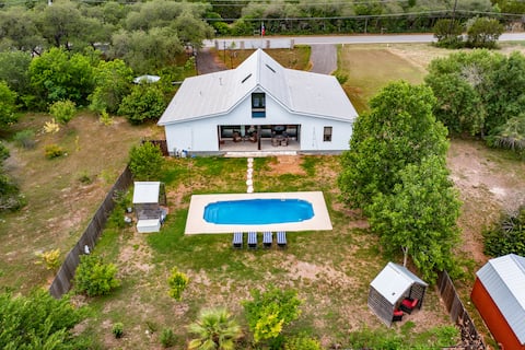 Barnhouse - TX Hill Country - Pool